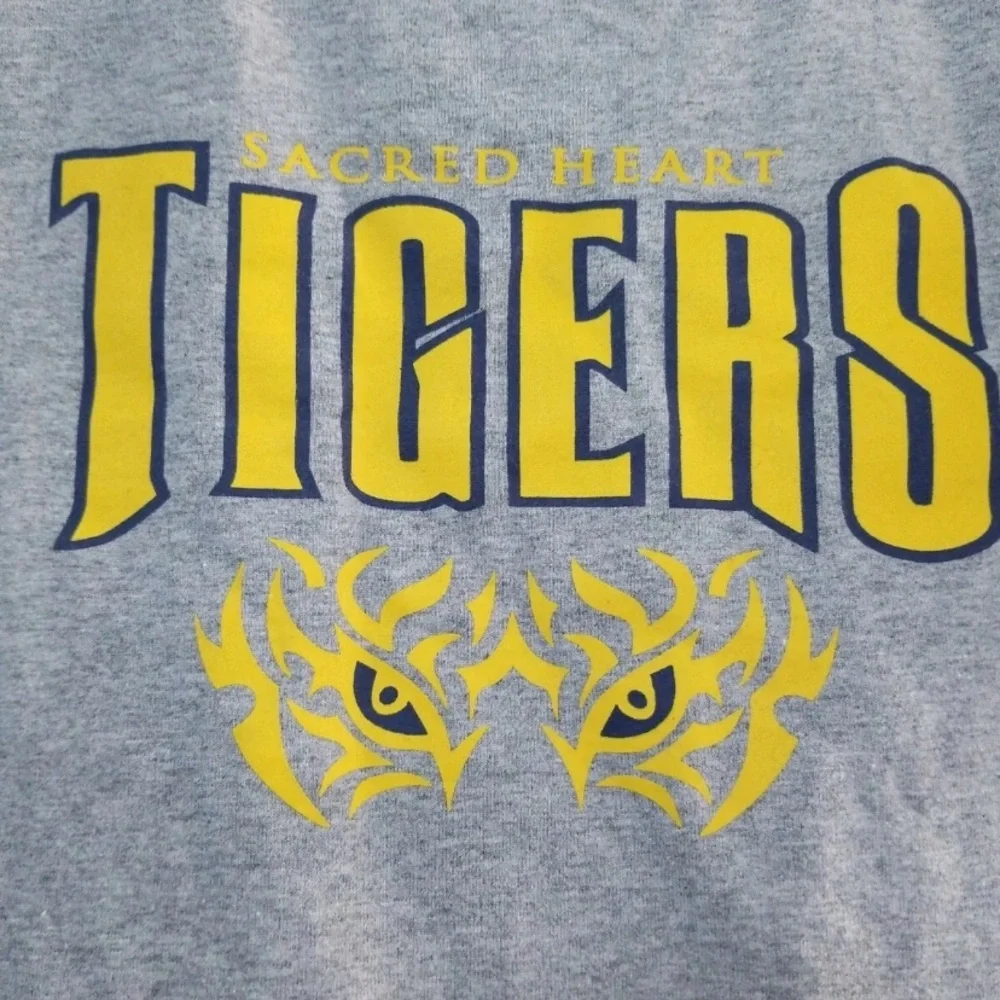 Jerzees Gray Tee with Yellow Tigers Design - Picture 3 of 4